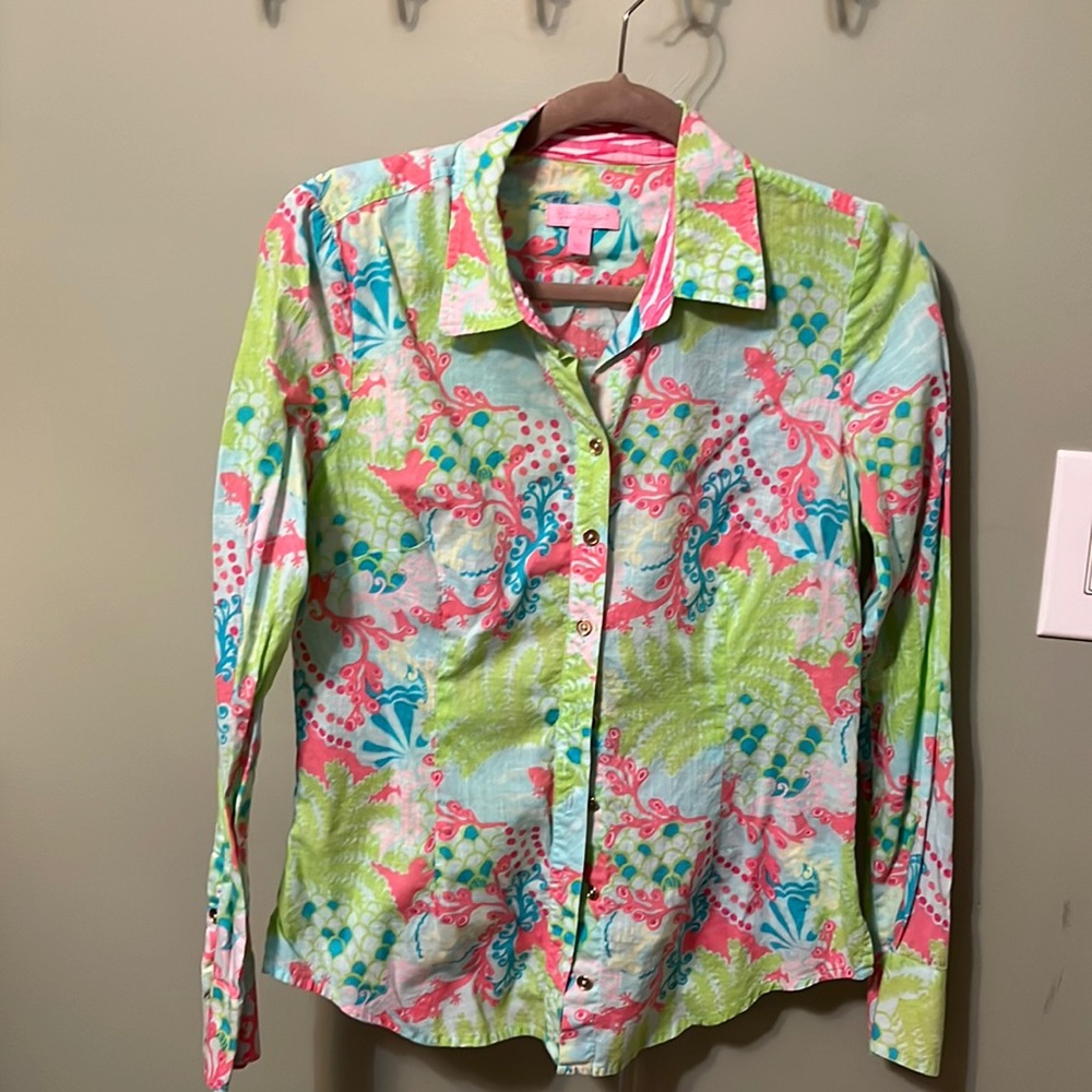 Lilly Pulitzer shirt EUC Size 6. SOLD